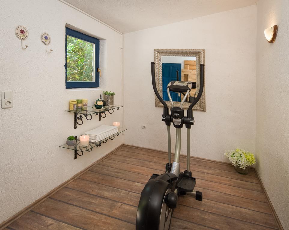 Villa Em Trogir Exterior photo