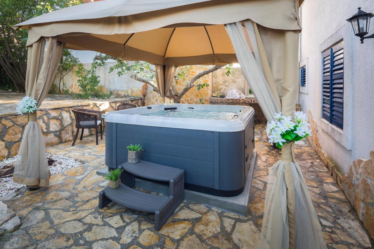 Villa Em Trogir Exterior photo
